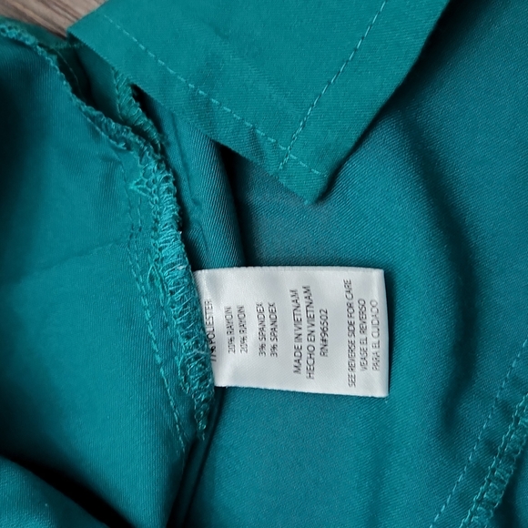 Kelly Green Healing Hands XL scrub top - Picture 6 of 7